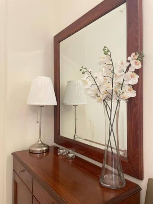 Crimson Suite: 1-Bedroom Apartment In テッサロニキ エクステリア 写真